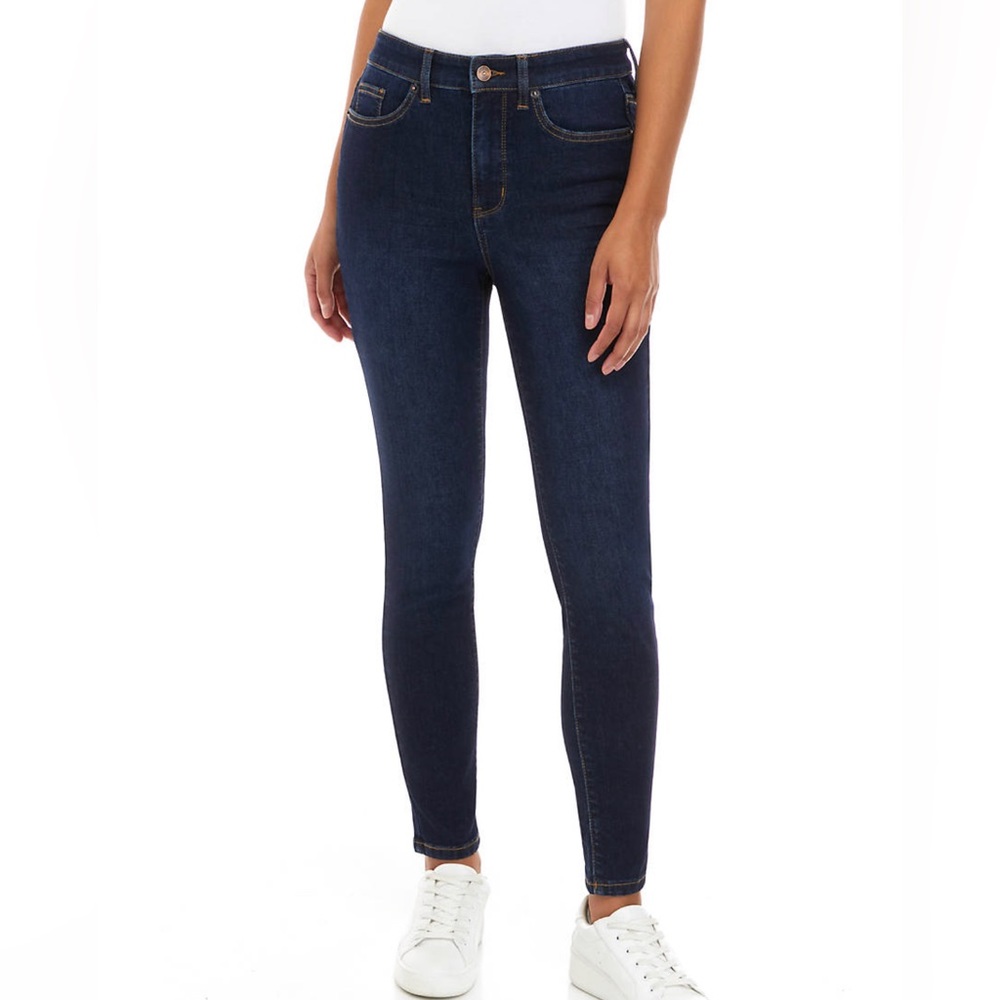 Crown & Ivy Dark Wash Mid Rise Skinny Jeans